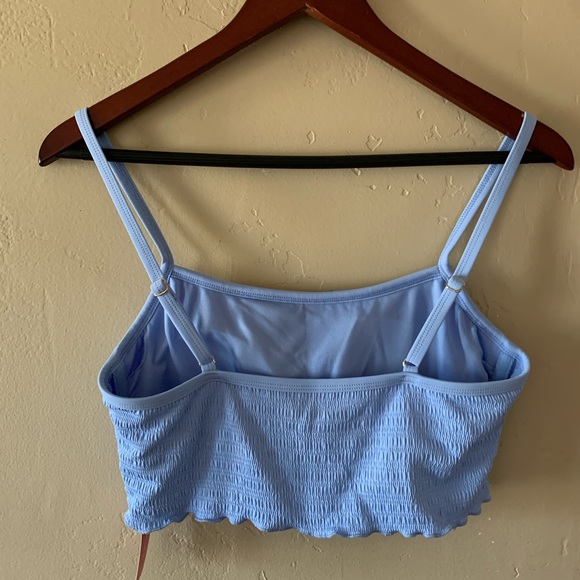 Bathing suit top never worn with tags - Picture 3 of 4